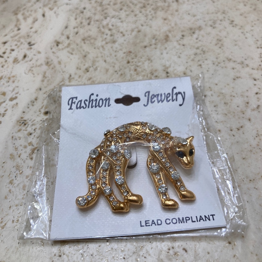 Gold Tone With Bling Leopard Brooch